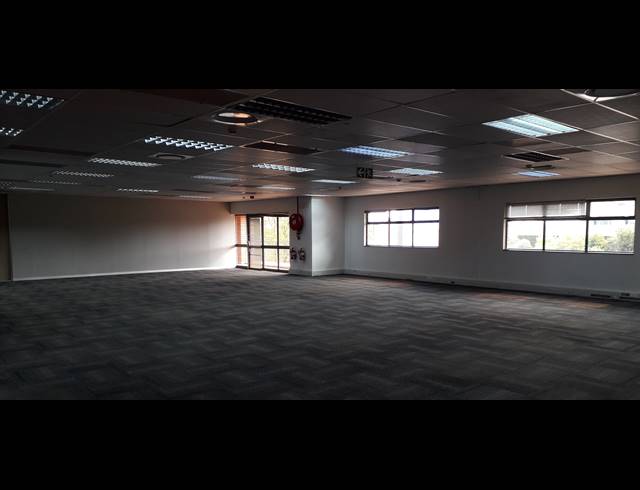 2,694M² CO-WORKING SPACE TO LET IN DIE HOEWES